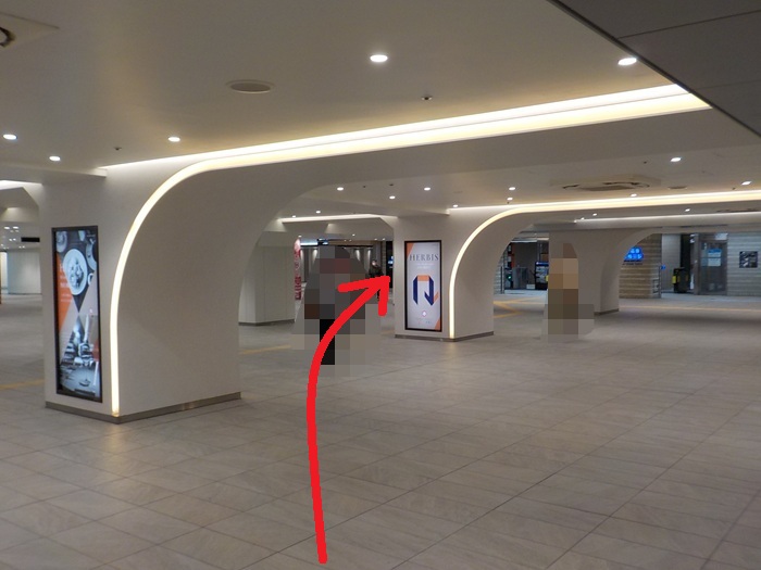 四つ橋線・西梅田駅から、阪急・大阪梅田駅への行き方