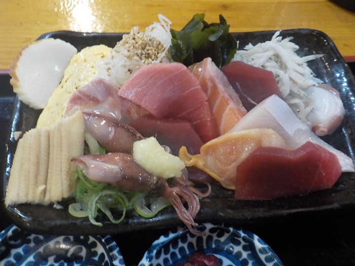 梅田・芝田でお造り定食1100円対決｜「赤のれん」vs「まぐろや」正直レビュー