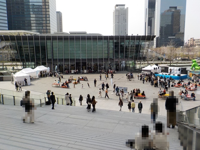 JR大阪駅中央口から、うめきた広場への行き方