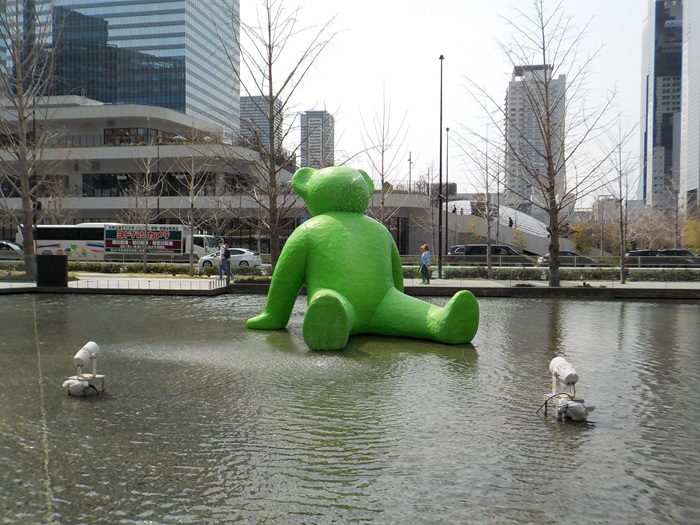 JR大阪駅中央口から、うめきた広場への行き方