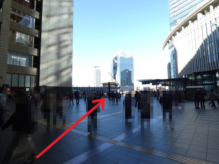 JR大阪駅中央口から、うめきた広場への行き方