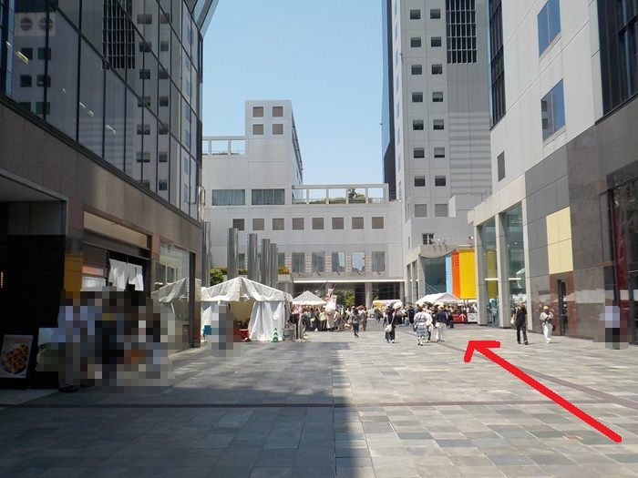 新梅田シティ前から梅田スカイビル展望台｜空中庭園への行き方