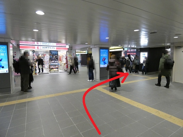 御堂筋線・梅田駅からユニクロ UMEDAへの行き方｜リンクス梅田１階・２階
