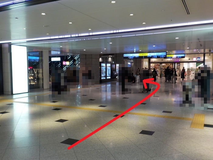 JR大阪駅うめきた地下出口から、阪急・大阪梅田駅への行き方
