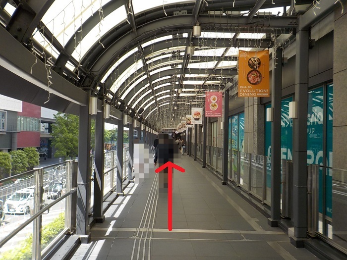 JR大阪駅からユニクロ UMEDAへの行き方｜リンクス梅田１階・２階