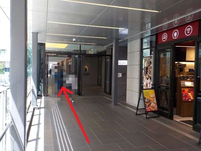 JR大阪駅からユニクロ UMEDAへの行き方｜リンクス梅田１階・２階