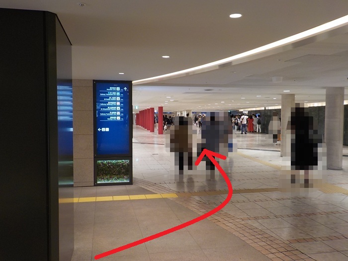JR大阪駅「西口」から、四つ橋線・西梅田駅への行き方