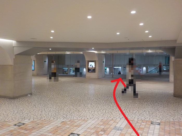 JR大阪駅「西口」から、四つ橋線・西梅田駅への行き方