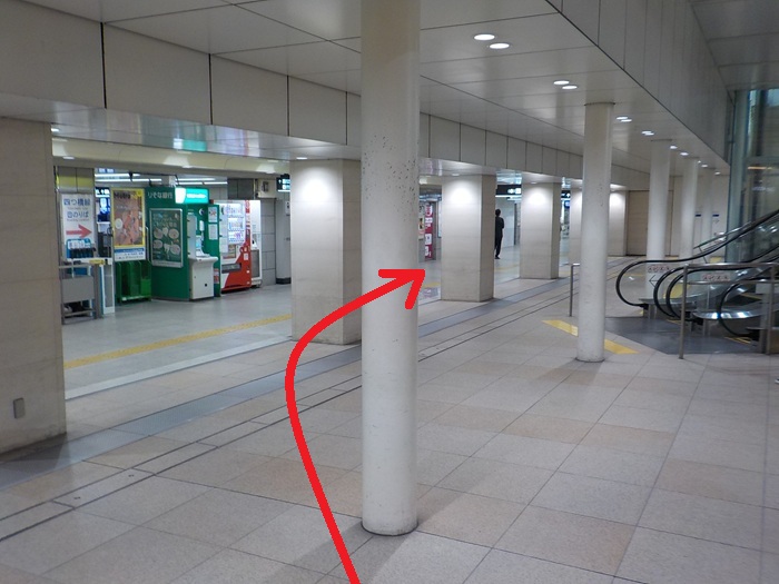 JR大阪駅「西口」から、四つ橋線・西梅田駅への行き方