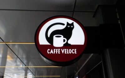 梅田のスマホ充電スポット|カフェベローチェ リンクス梅田店