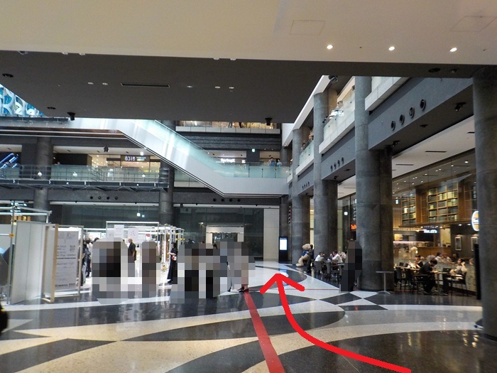 JR大阪駅・中央口から、グランフロント大阪北館・タワーCオフィスへの行き方