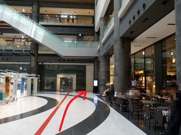 JR大阪駅・中央口から、グランフロント大阪北館・タワーCオフィスへの行き方