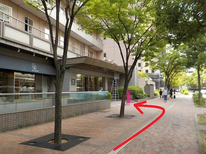 JR大阪駅西口から、ハートンホテル西梅田への行き方