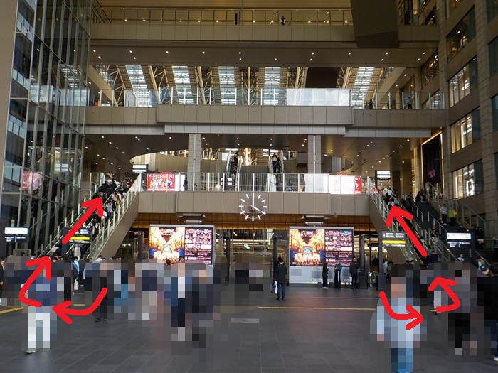 JR大阪駅「中央口」から、エスカレーターで大阪ステーションシティシネマへ行く方法
