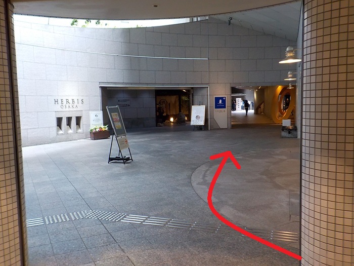 JR大阪駅西口から、ザ・リッツカールトン大阪への行き方