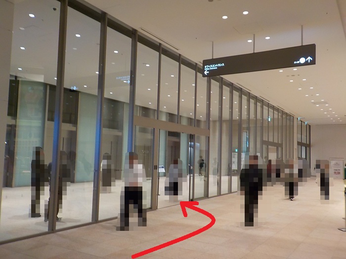 JR大阪駅西口から、JPタワー大阪・オフィスエントランスへの行き方