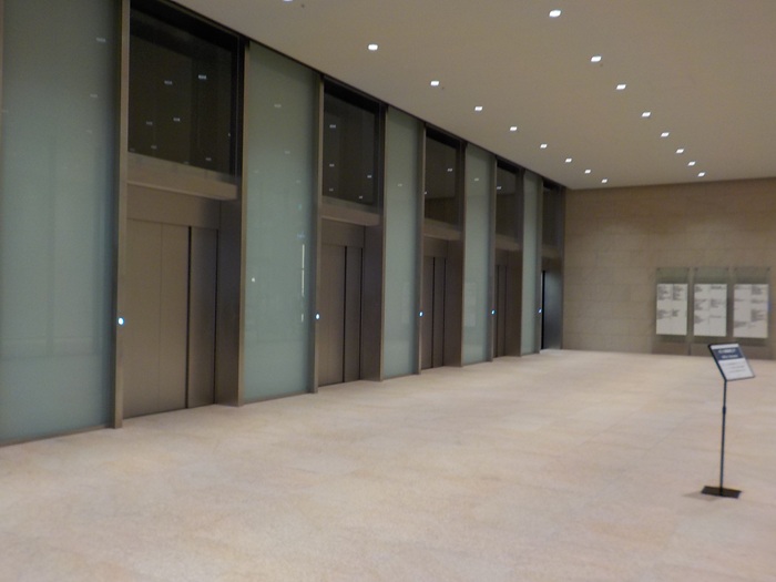 JR大阪駅西口から、JPタワー大阪・オフィスエントランスへの行き方