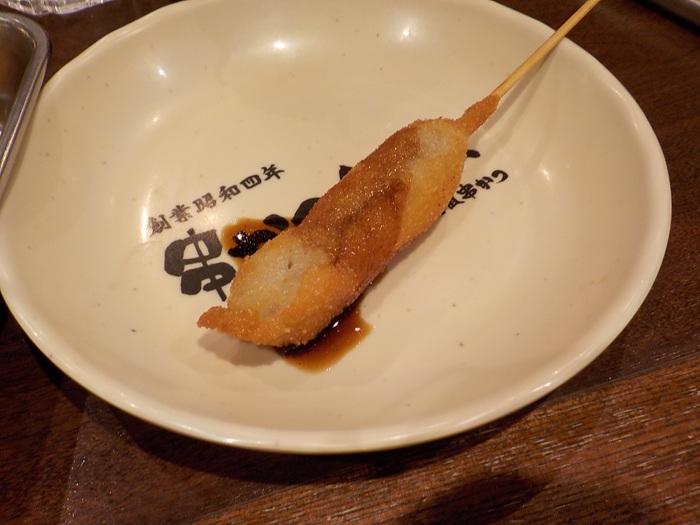 新大阪駅ナカのド定番！「串かつだるま アルデ新大阪店」で揚げたて串カツを味わう