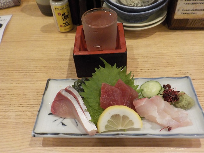 新大阪駅で昼飲み｜新なにわ大食堂「魚屋スタンドふじ」で軽く一杯