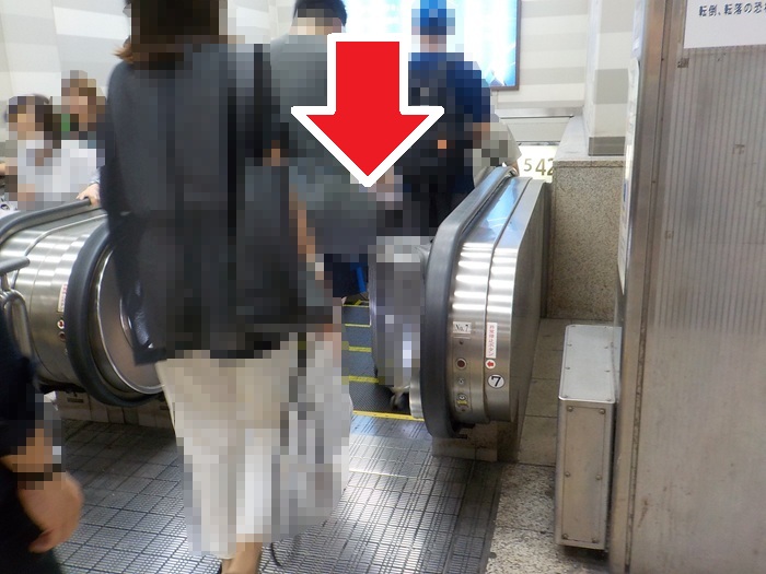 JR大阪駅・御堂筋口から、ホワイティうめだ・泉の広場への行き方