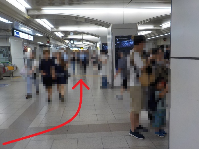 JR大阪駅・御堂筋口から、ホワイティうめだ・泉の広場への行き方