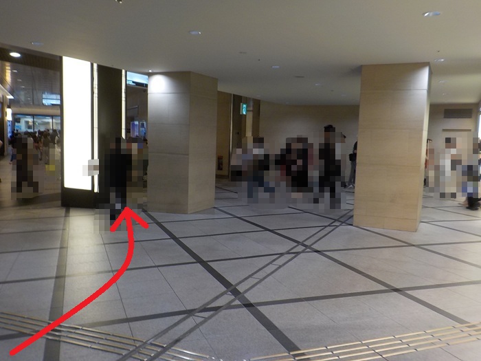 JR大阪駅・御堂筋口から、ホワイティうめだ・泉の広場への行き方
