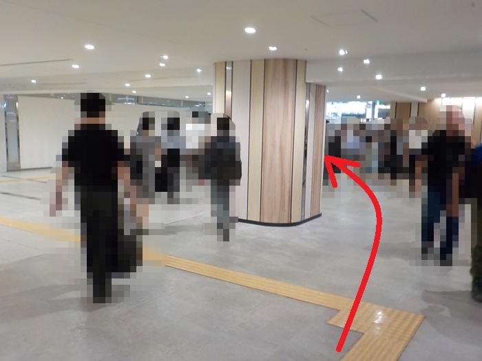 JR大阪駅・御堂筋口から、阪急三番街への行き方