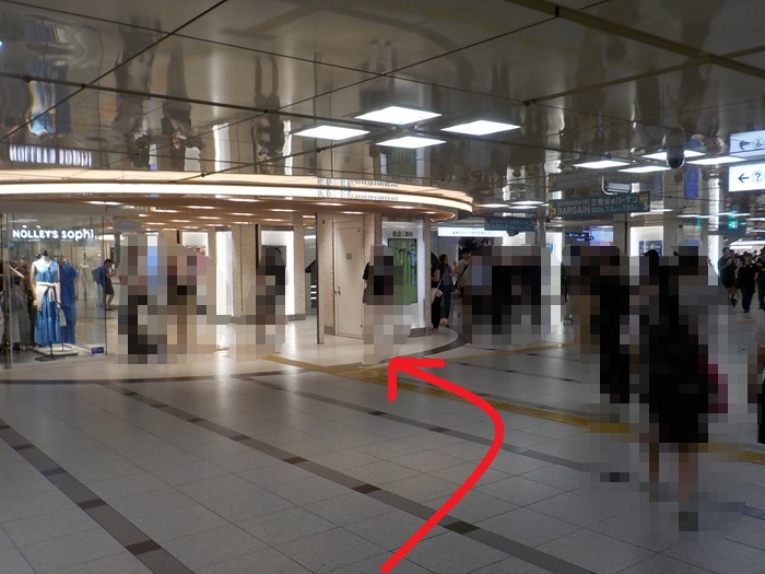 JR大阪駅・御堂筋口から、阪急三番街への行き方