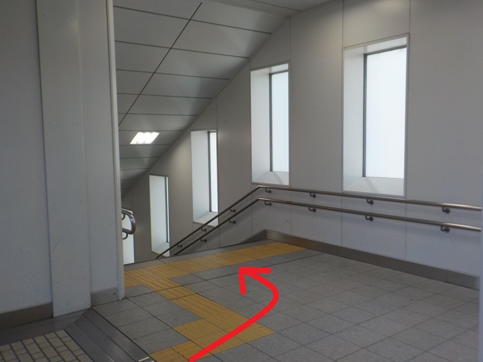 新幹線・新大阪駅27番ホームから、関西空港行き「特急はるか」への乗り換え方法