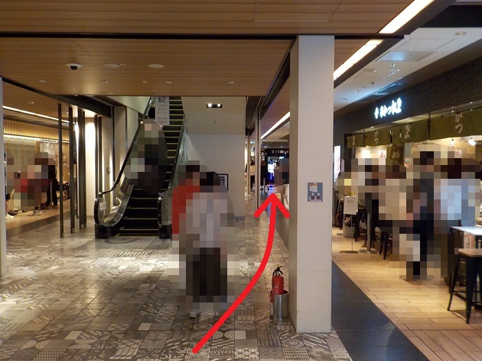 御堂筋線・梅田駅から、ルクア・フードホールへの行き方｜地下２階