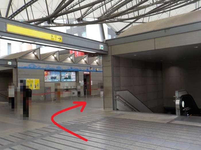 JR西九条駅からUSJ（ユニバ）への行き方｜改札口から入口まで写真で案内
